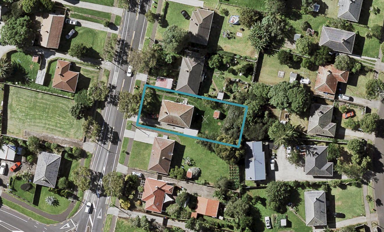 54 Erima Avenue, Point England, Auckland - Carousel 1