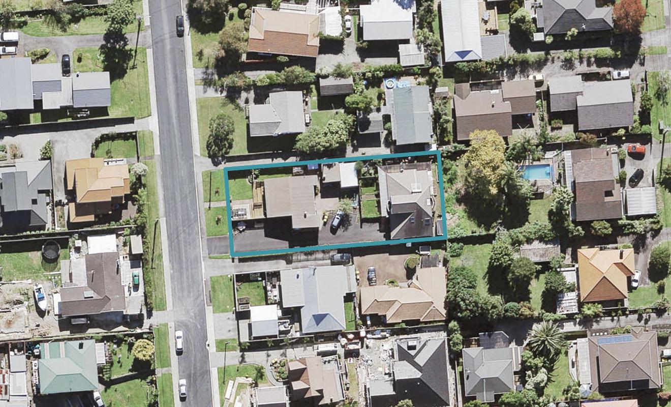 1/8 Cleve Road, Green Bay, Auckland - Carousel 1