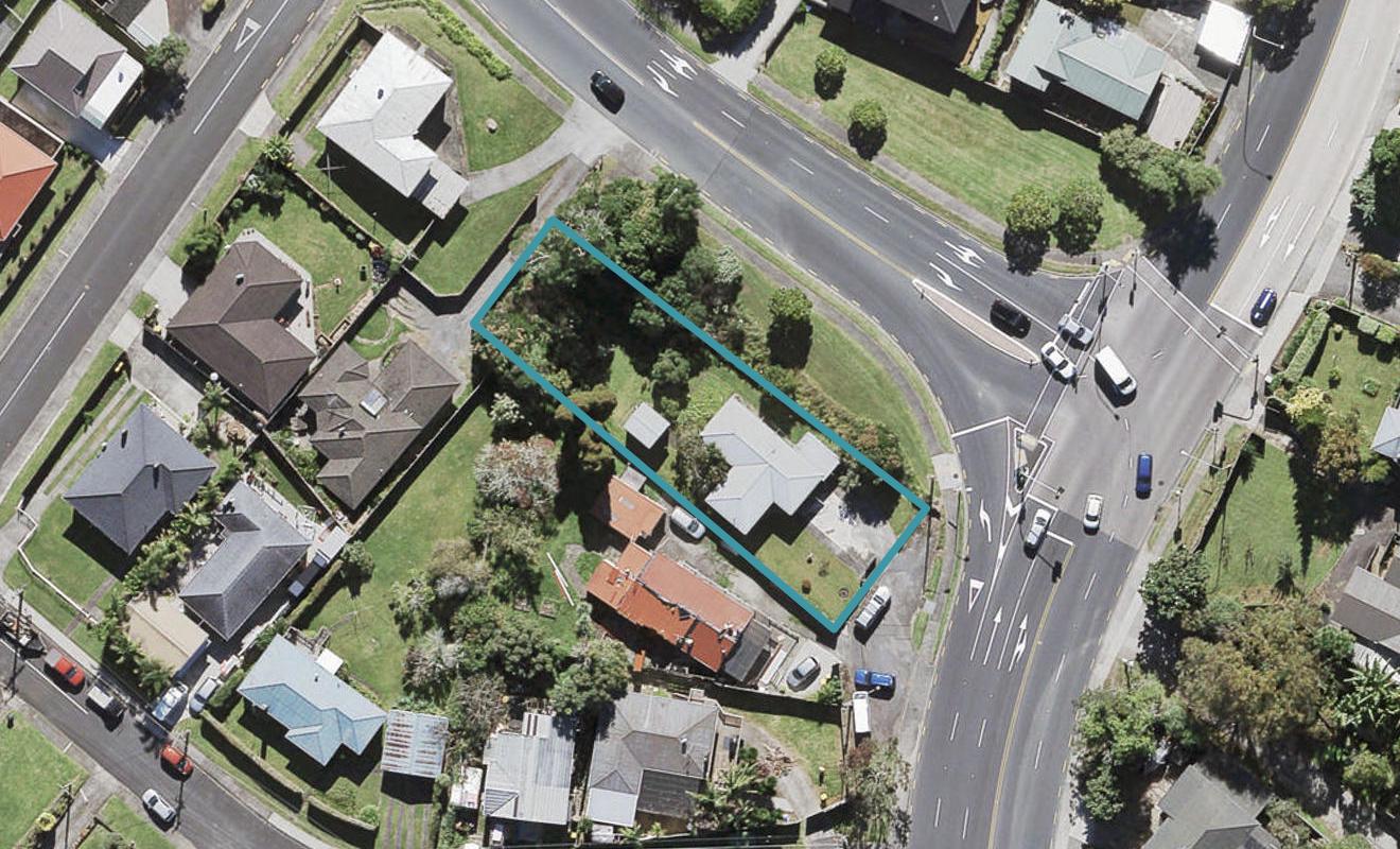 116 Edmonton Road, Te Atatu South, Auckland - Carousel 1