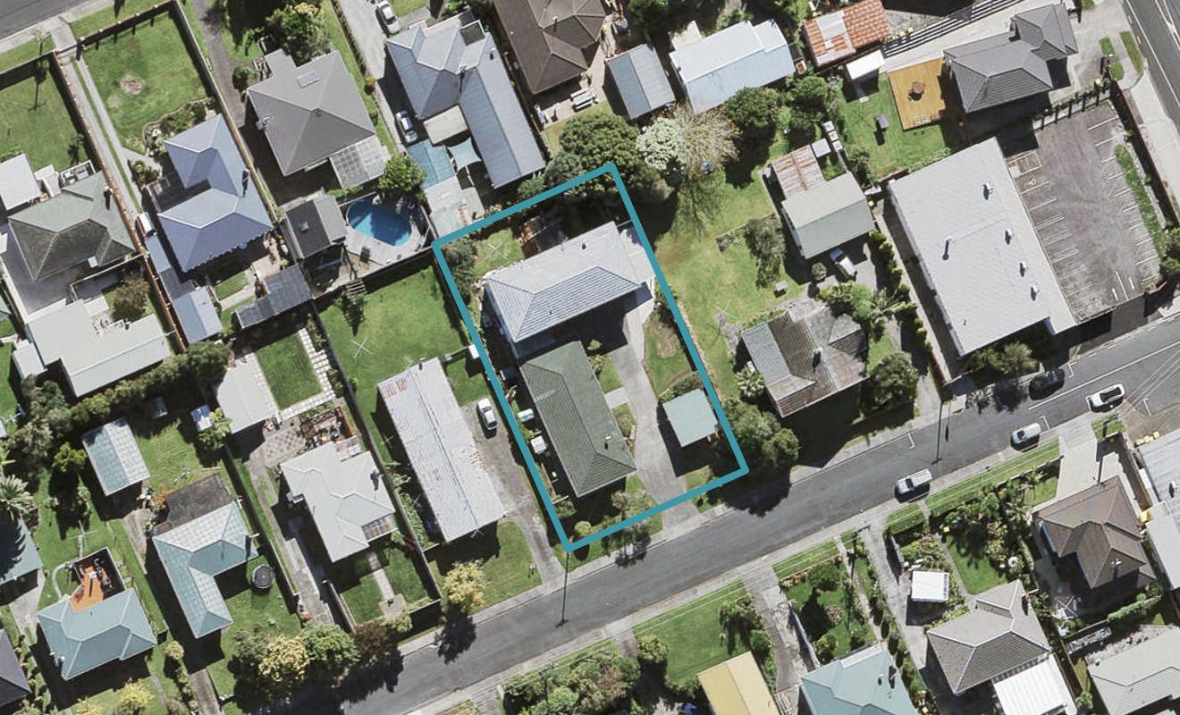 3/5 Sylvan Crescent, Te Atatū South, Auckland - Carousel 1