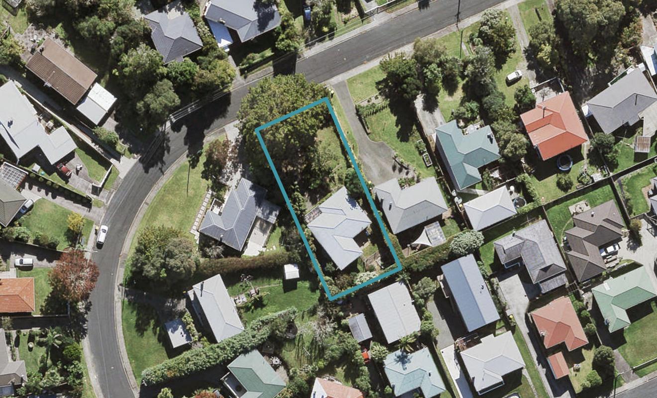41 Sylvan Crescent, Te Atatu South, Auckland - Carousel 1
