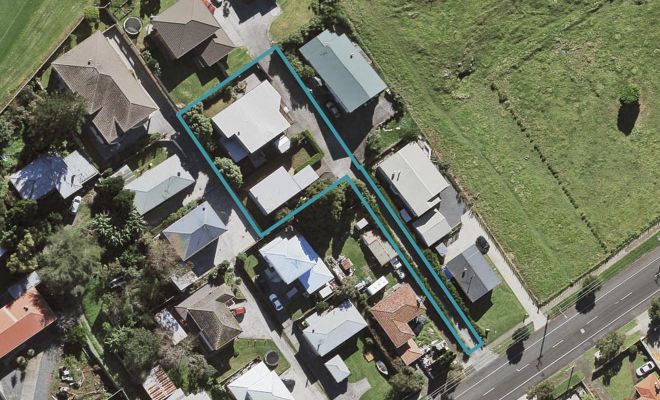 26B Mountain Road, Mangere Bridge, Auckland - Carousel 1