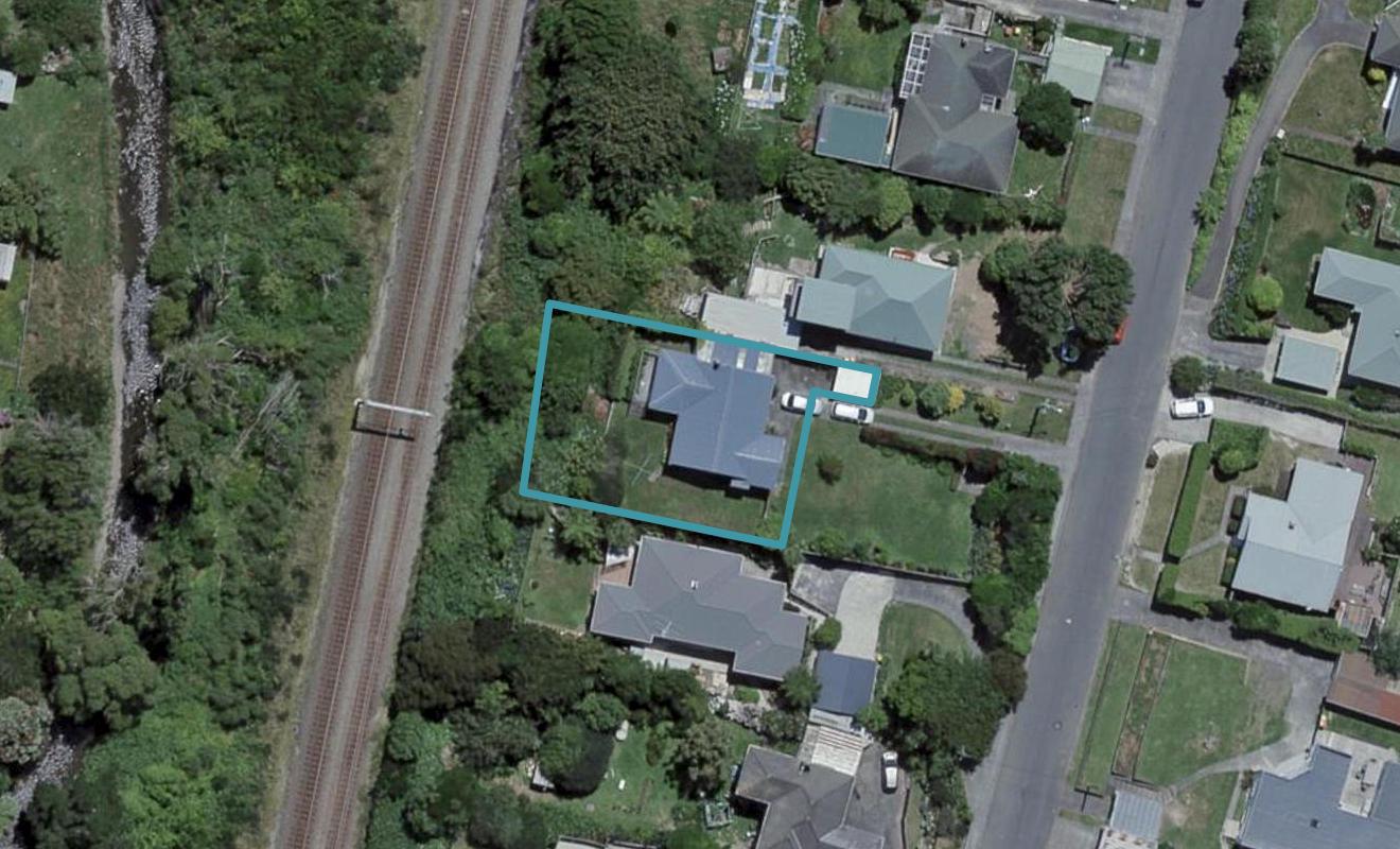 35C Handyside Street, Tawa, Wellington - Carousel 1