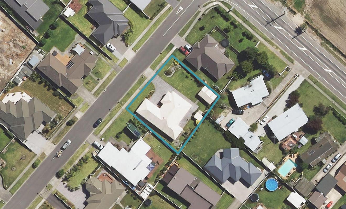 4 Sterling Park, Lytton West, Gisborne - Carousel 1