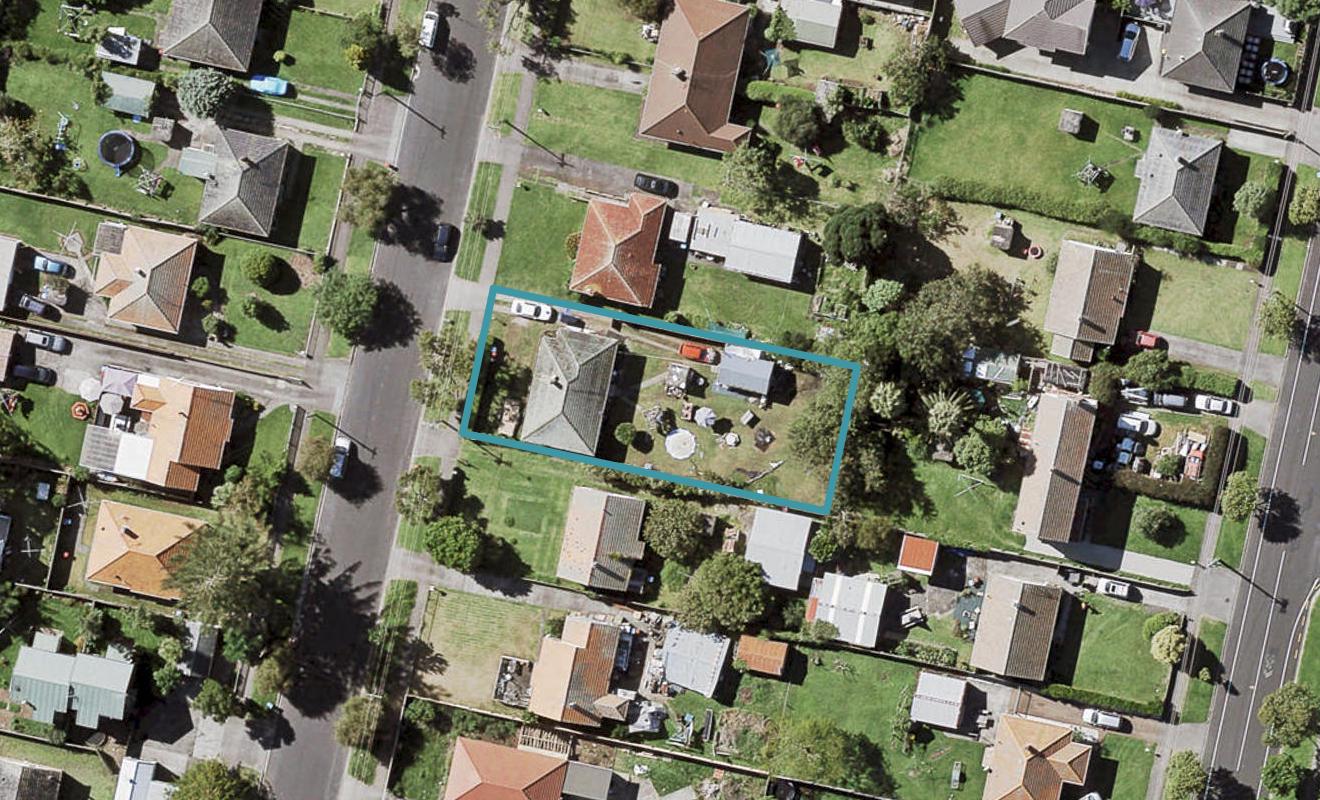 12 Tamatea Avenue, Point England, Auckland - Carousel 1
