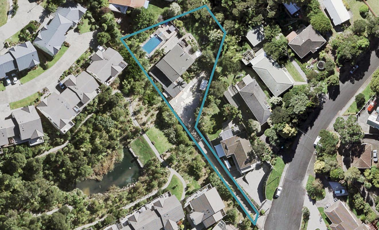 123 Cliff View Drive, Green Bay, Auckland - Carousel 1