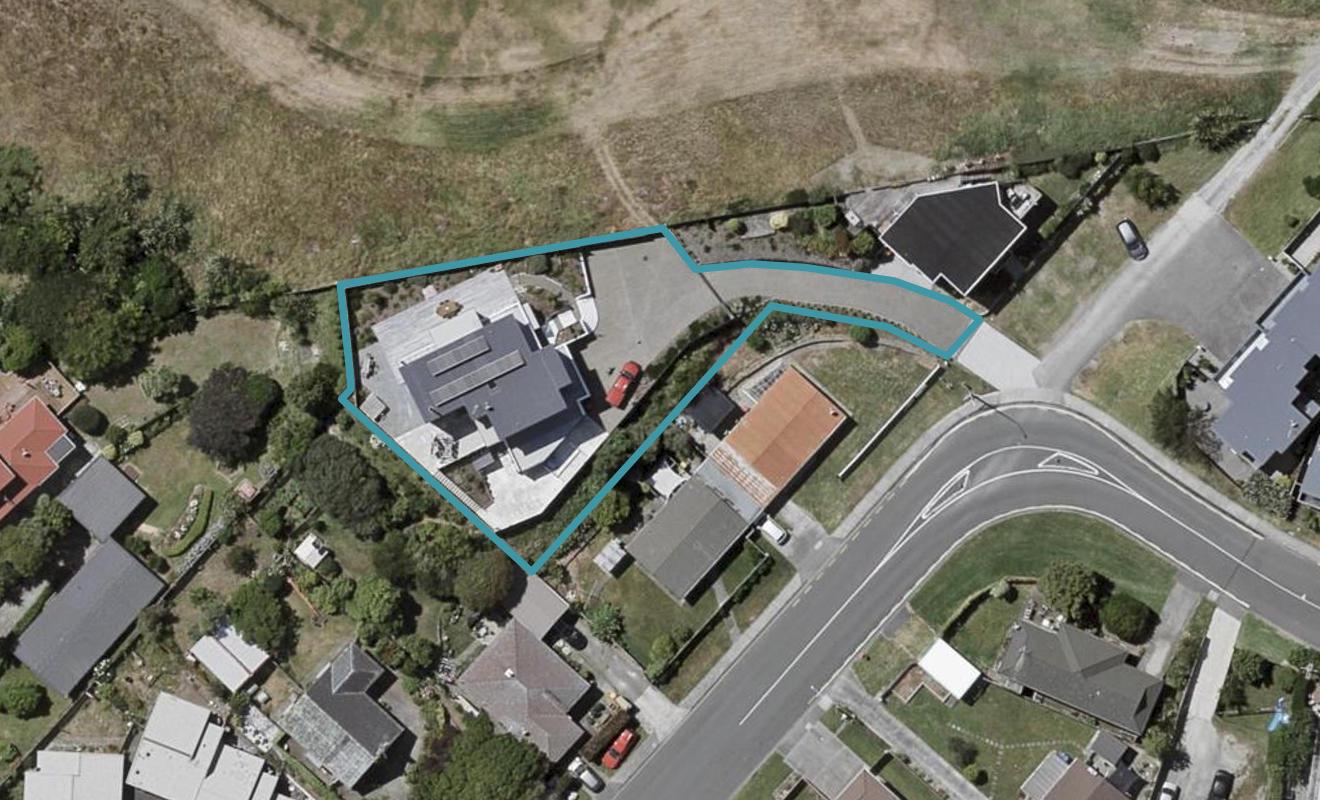 77 Ocean Road, Paraparaumu Beach, Paraparaumu - Carousel 1