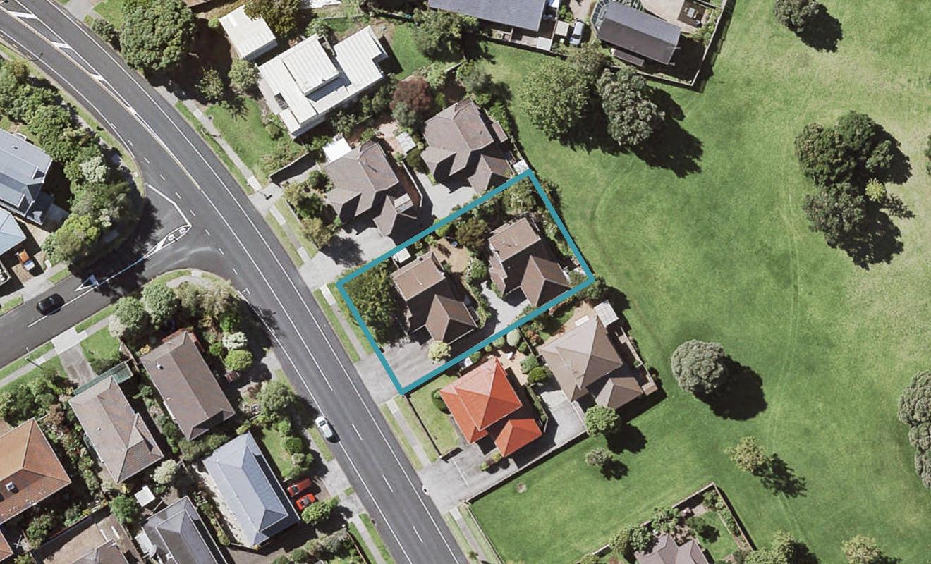 2/36 Sunderlands Road, Half Moon Bay, Auckland - Carousel 1