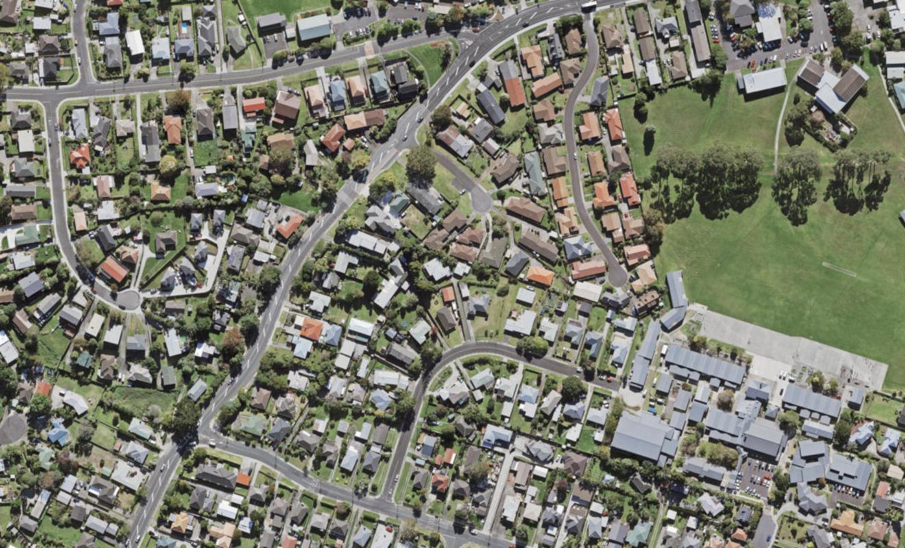 18 Ozich Avenue, Te Atatu South, Auckland - Carousel 1