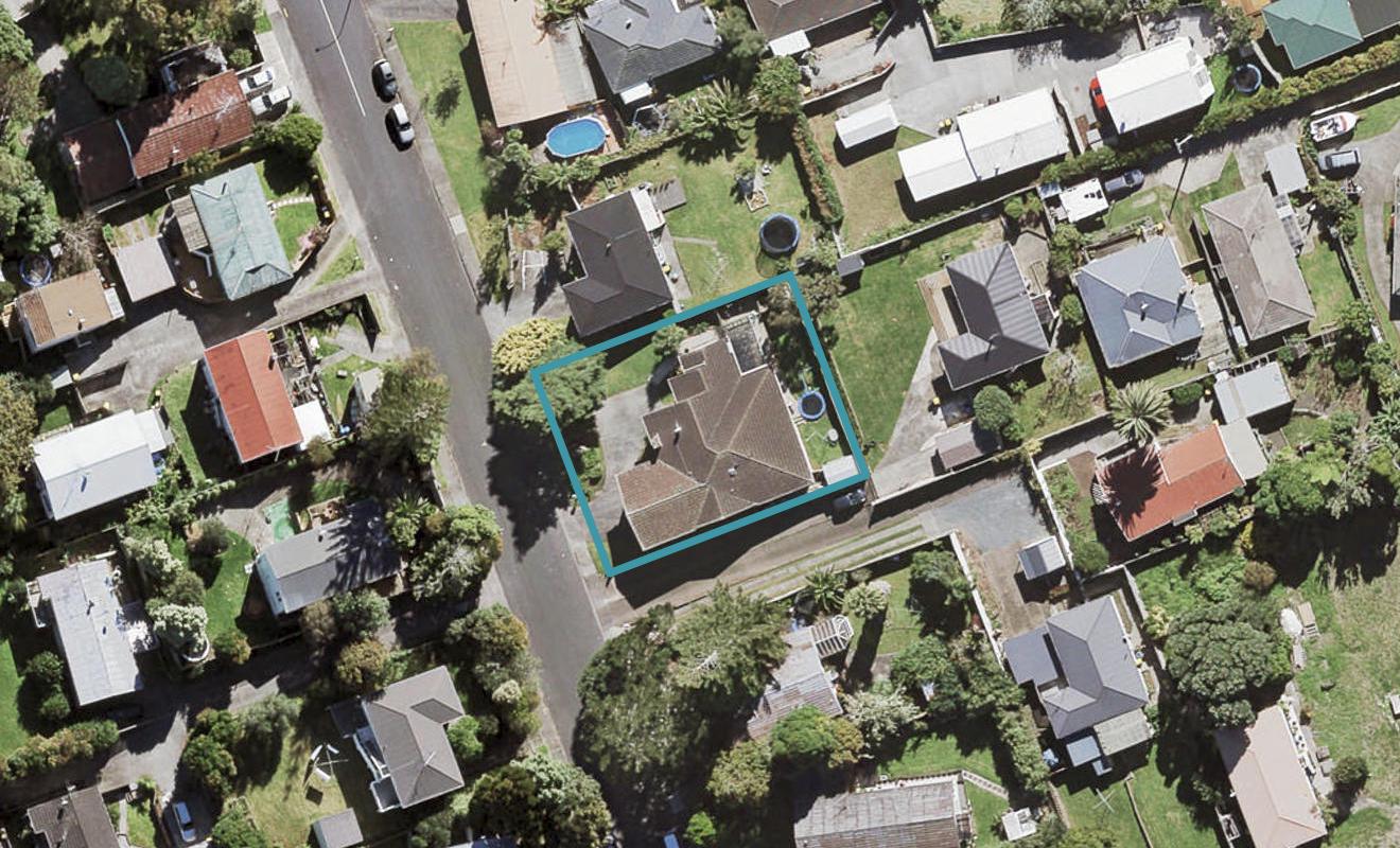 6 Hellyers Street, Birkdale, Auckland - Carousel 1
