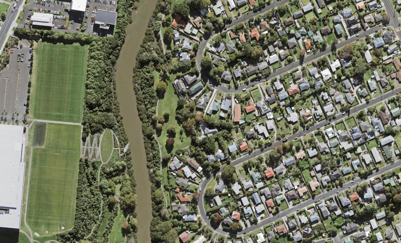 30 Sherwood Avenue, Te Atatu South, Auckland - Carousel 1
