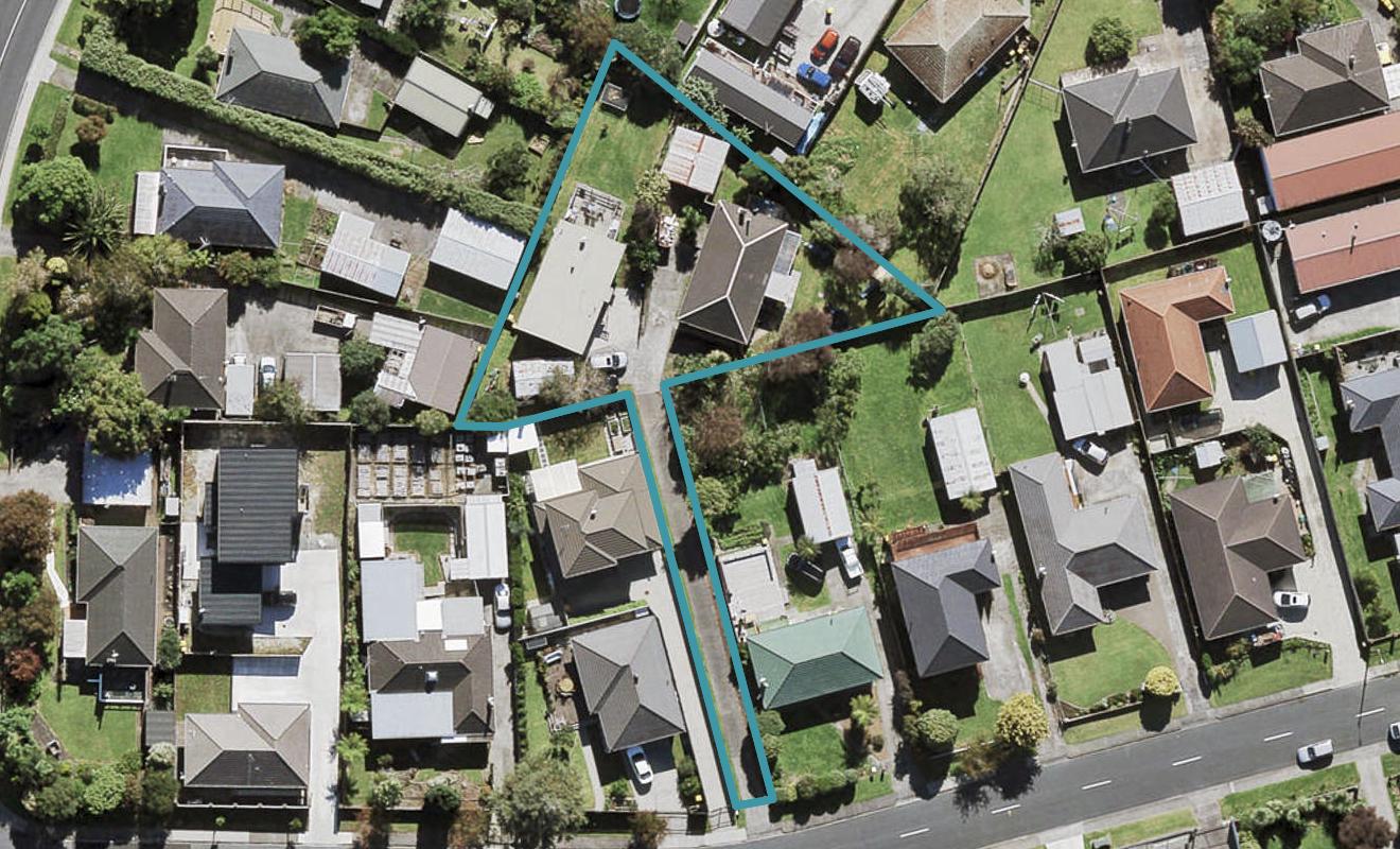 2/17 Moor Avenue, Te Atatu Peninsula, Auckland - Carousel 1