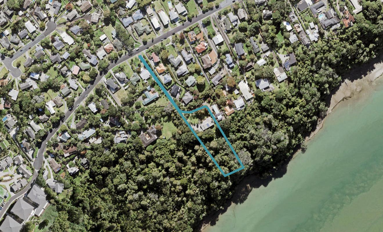 162A Cliff View Drive, Green Bay, Auckland - Carousel 1