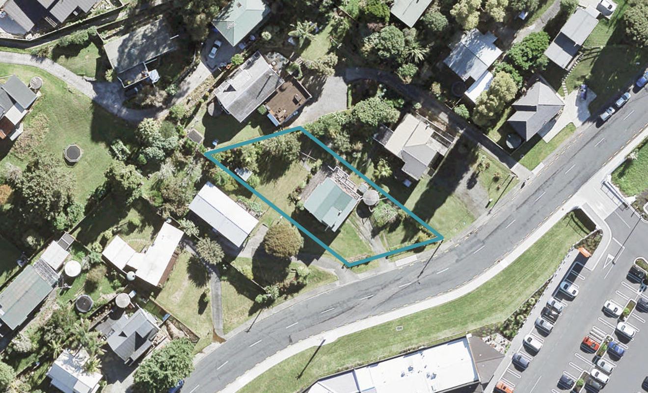 8 Beverley Road, Stanmore Bay, Whangaparaoa - Carousel 1