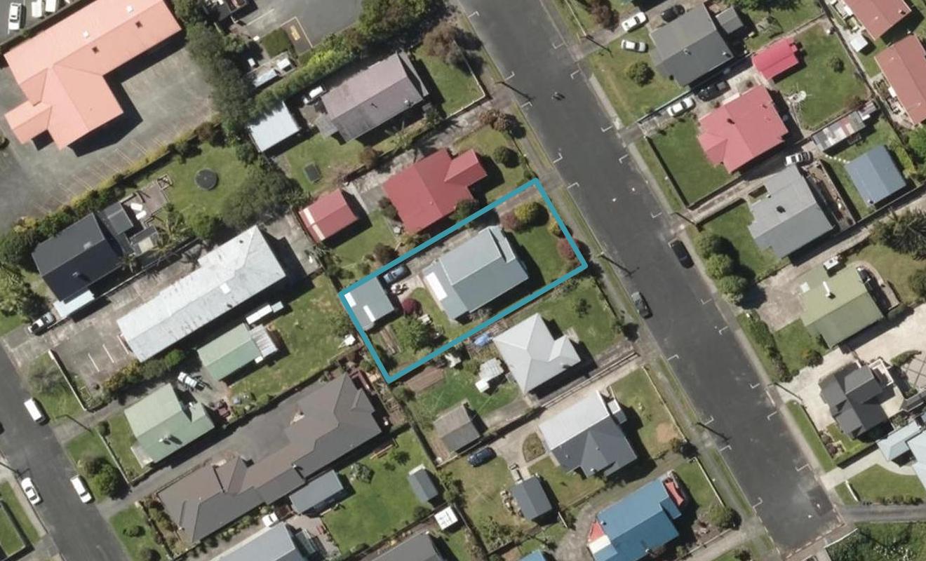 10 Bernard Street, Avenues, Whangarei - Carousel 1
