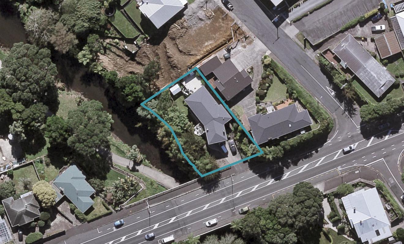423 Devon Street East, Strandon, New Plymouth - Carousel 1