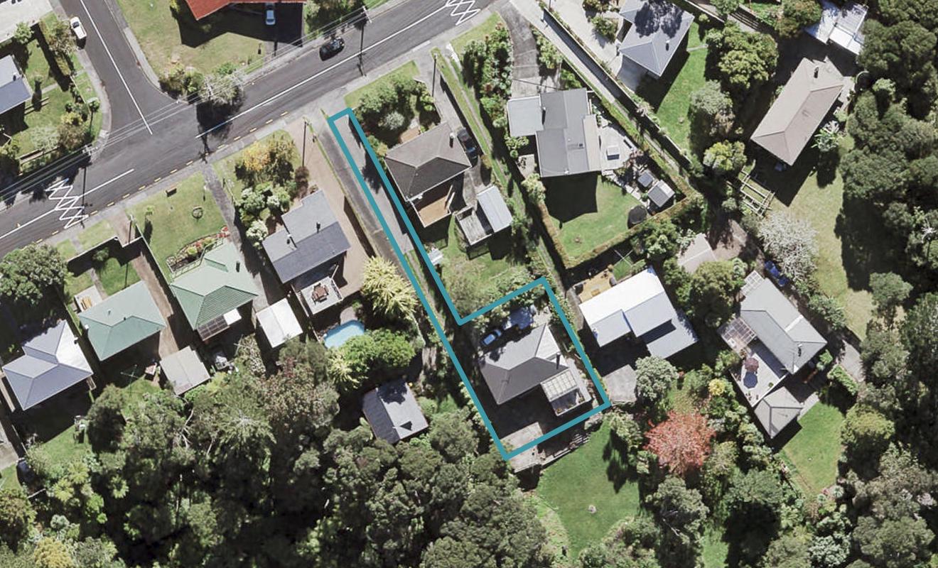52 Taupo Street, Green Bay, Auckland - Carousel 1