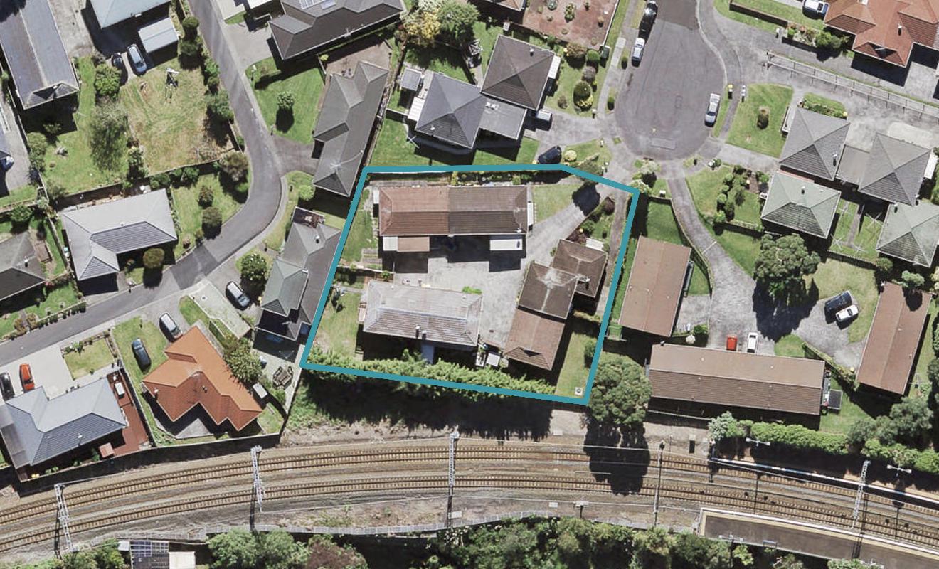 19 Faith Bullock Place, New Lynn, Auckland - Carousel 1