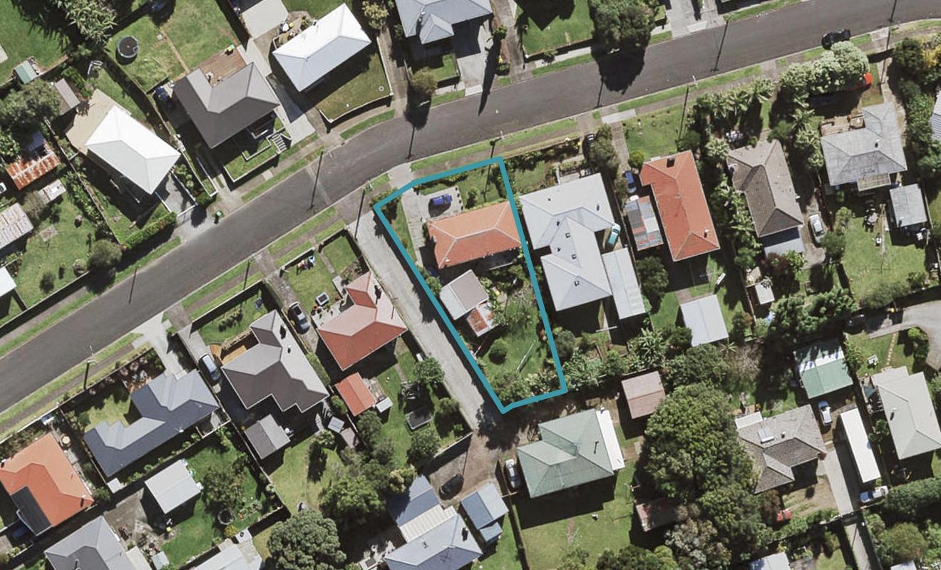 11 Kapuka Road, Mangere Bridge, Auckland - Carousel 1