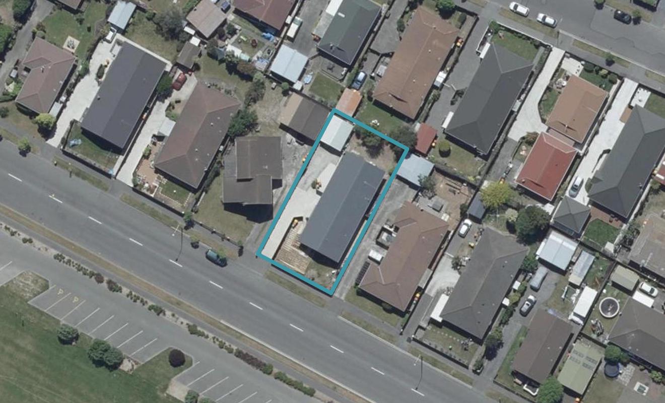 2/84 Queenspark Drive, Parklands, Christchurch - Carousel 1