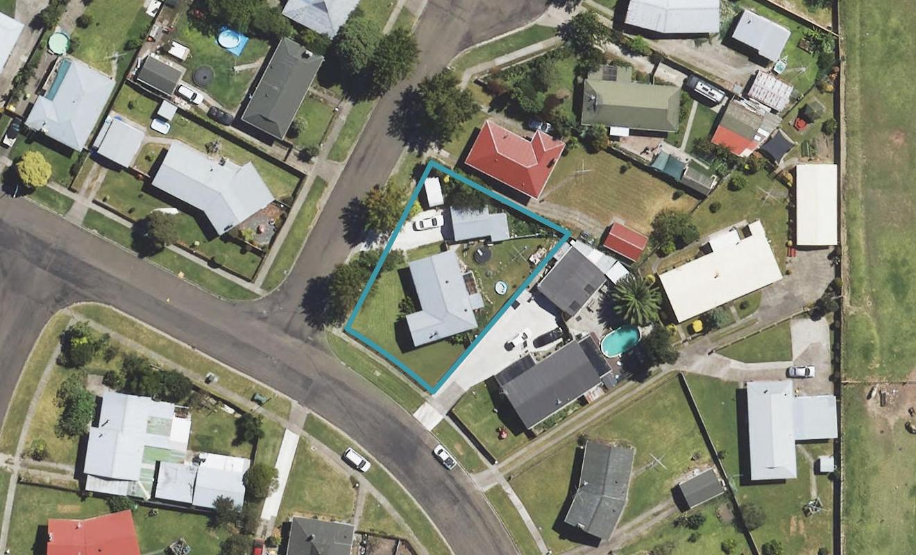 1 Dennis Street, Outer Kaiti, Gisborne - Carousel 1