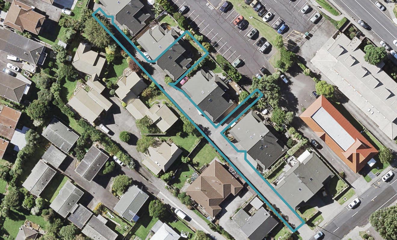 51 Moore Street, Howick, Auckland - Carousel 1