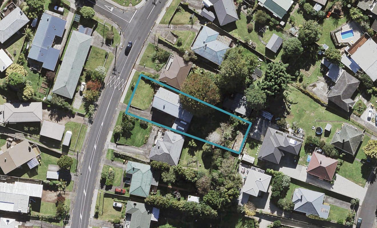 80 Vodanovich Road, Te Atatu South, Auckland - Carousel 1