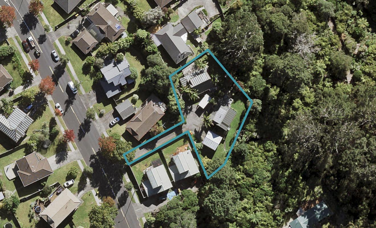 1/89 Unsworth Drive, Unsworth Heights, Auckland - Carousel 1