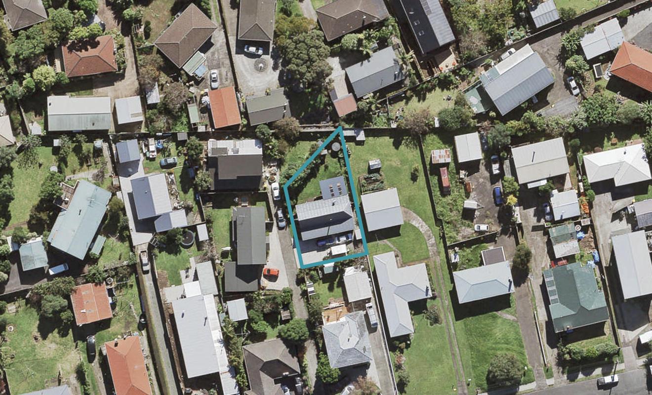 11A Wellesley Road, Mangere Bridge, Auckland - Carousel 1