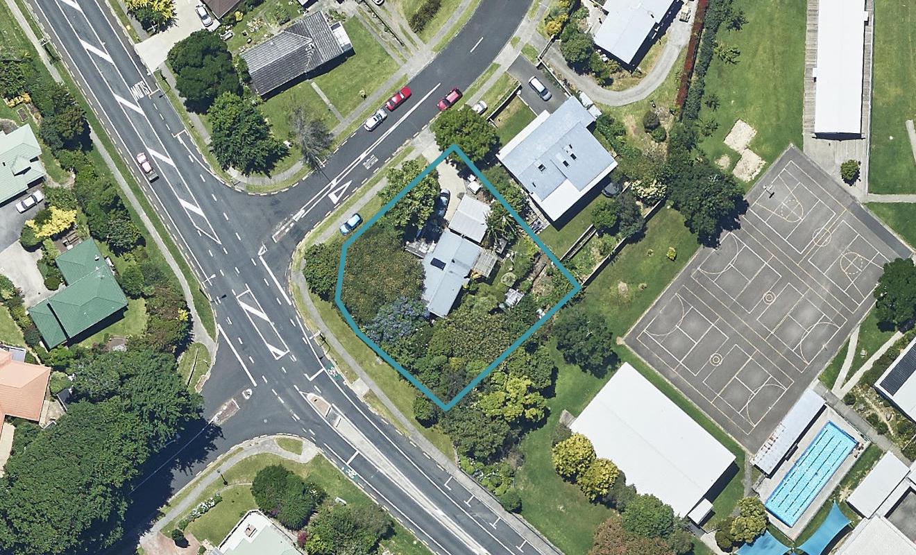 2 Pennington Place, Welcome Bay, Tauranga - Carousel 1