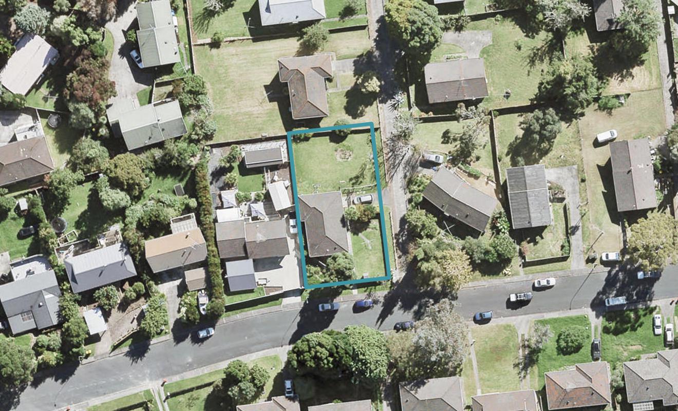 27 Nor'East Drive, Northcross, Auckland - Carousel 1