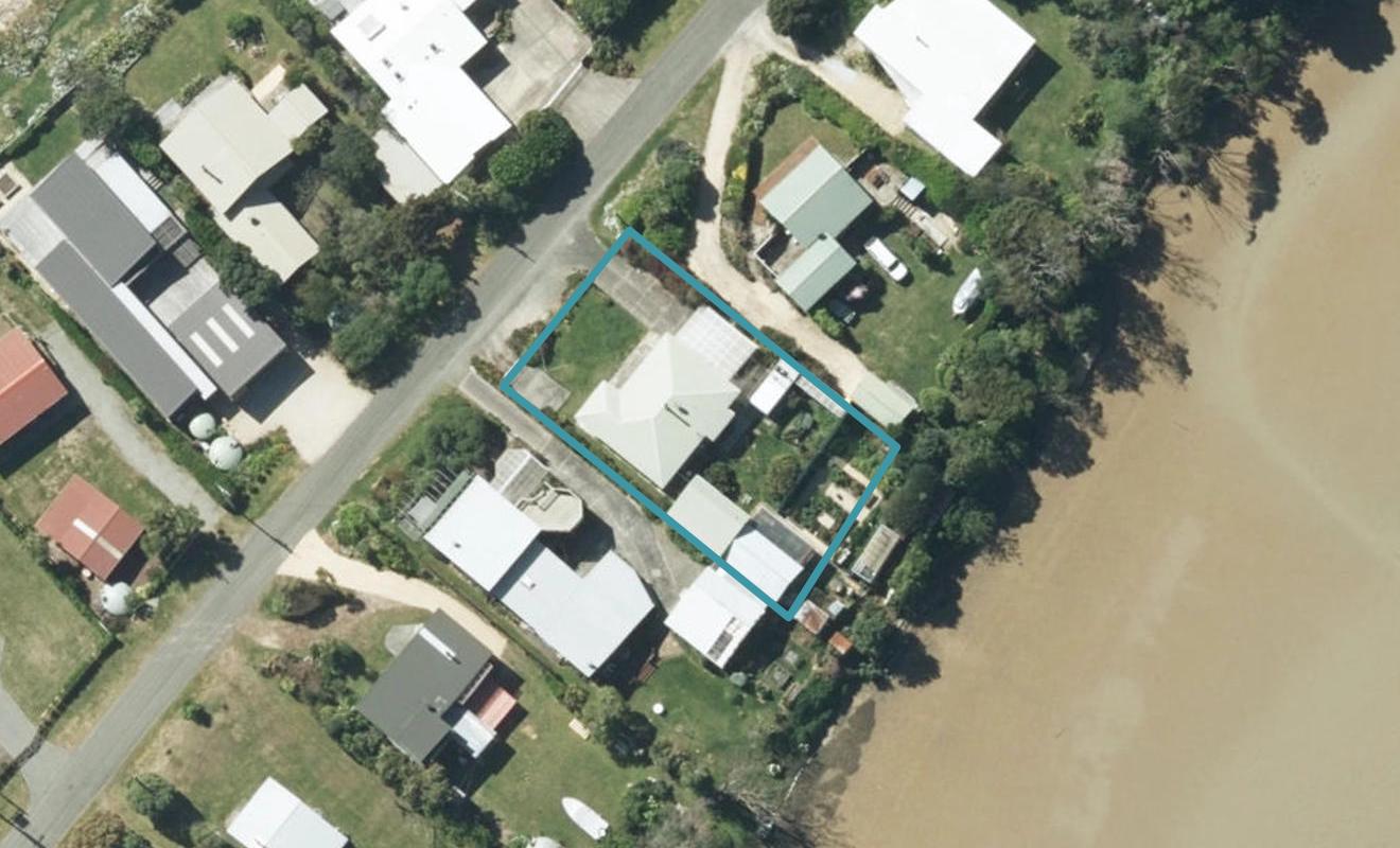21 Peninsula Road, Tata Beach - Carousel 1