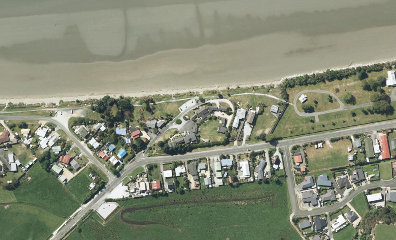 10 Tennyson Street, Takaka - Carousel 1