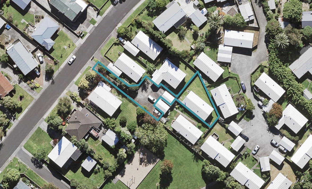 15B Patts Avenue, Glendene, Auckland - Carousel 1