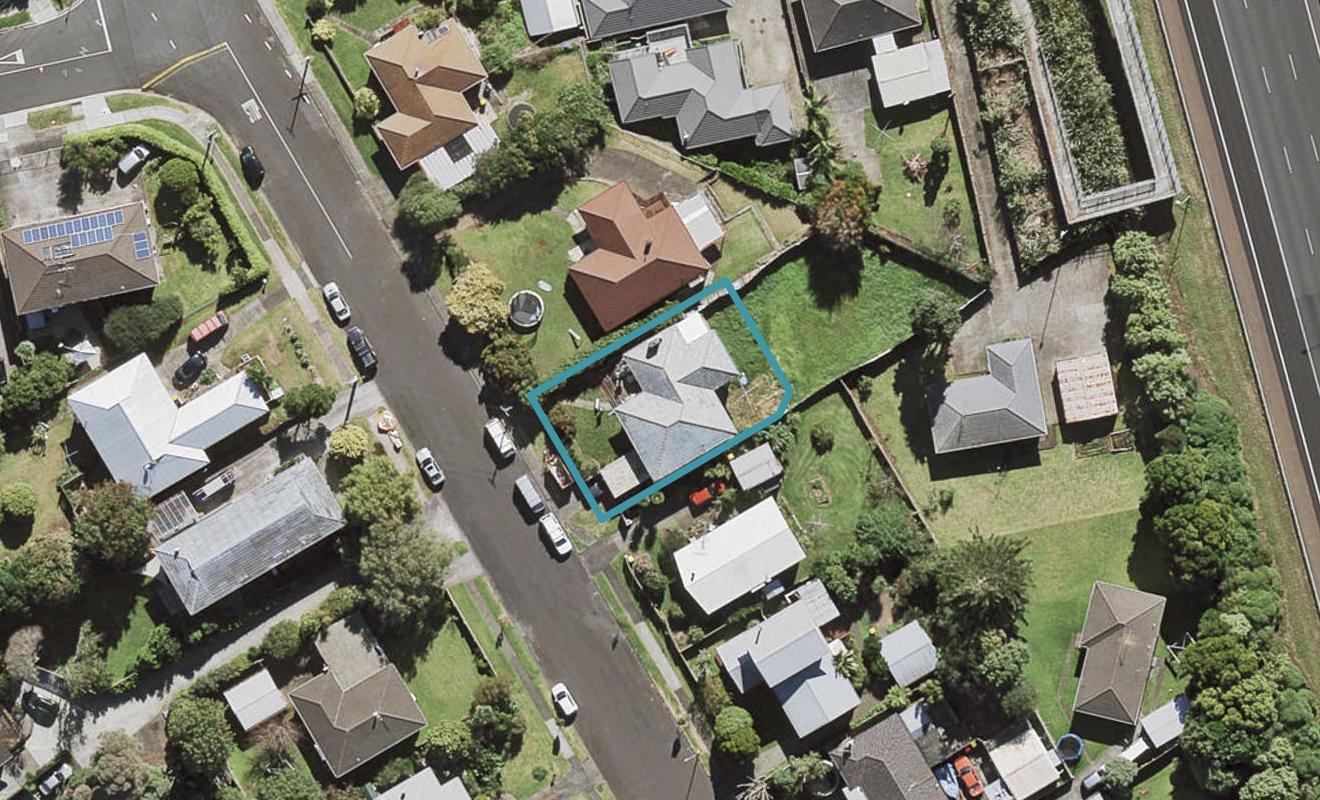 76 Crawford Avenue, Mangere Bridge, Auckland - Carousel 1
