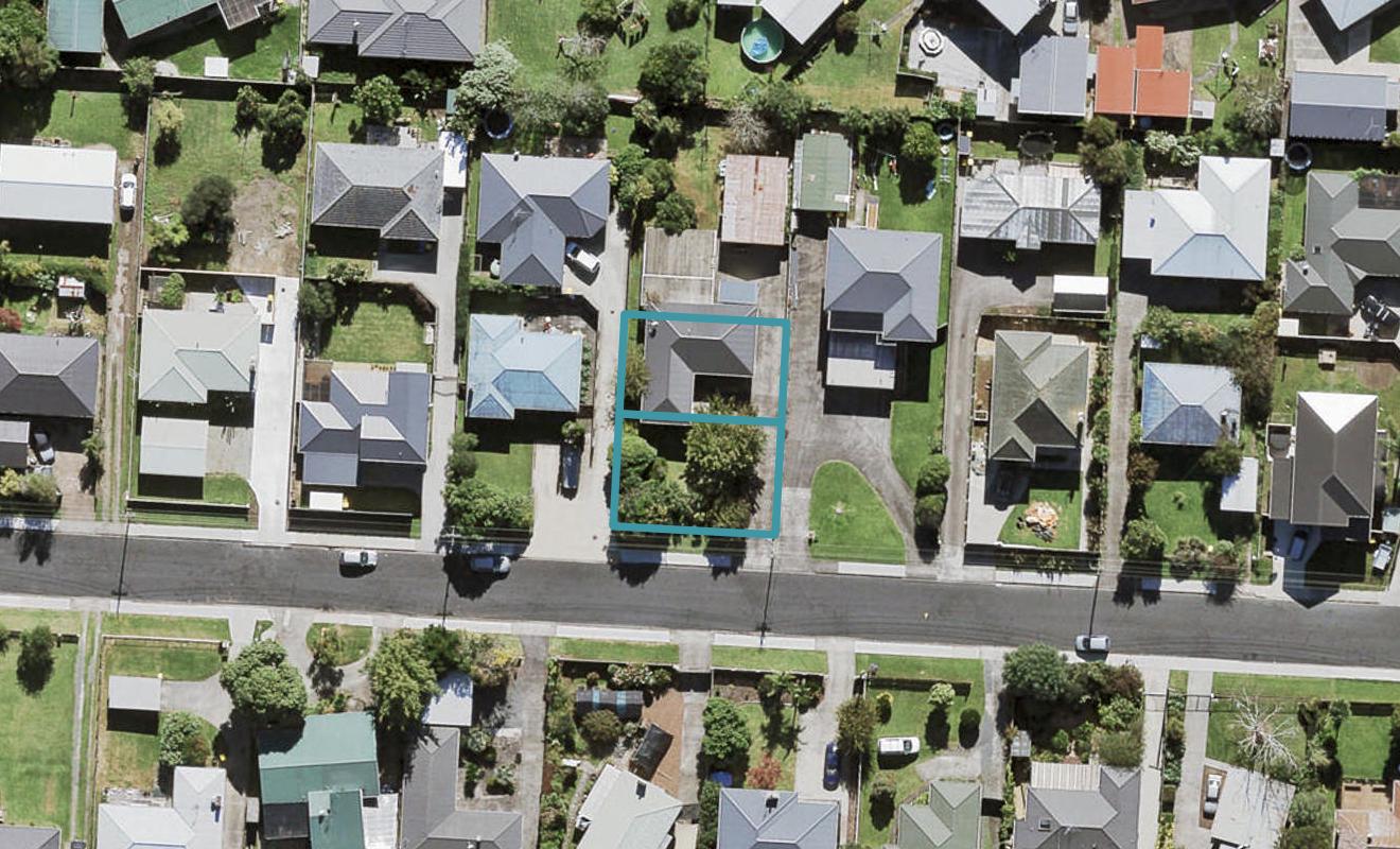 11A Stokes Avenue, Te Atatu Peninsula, Auckland - Carousel 1