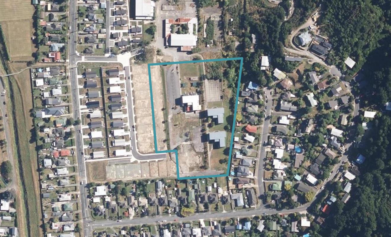 21 Pukeatua Place, Wainuiomata, Lower Hutt - Carousel 1