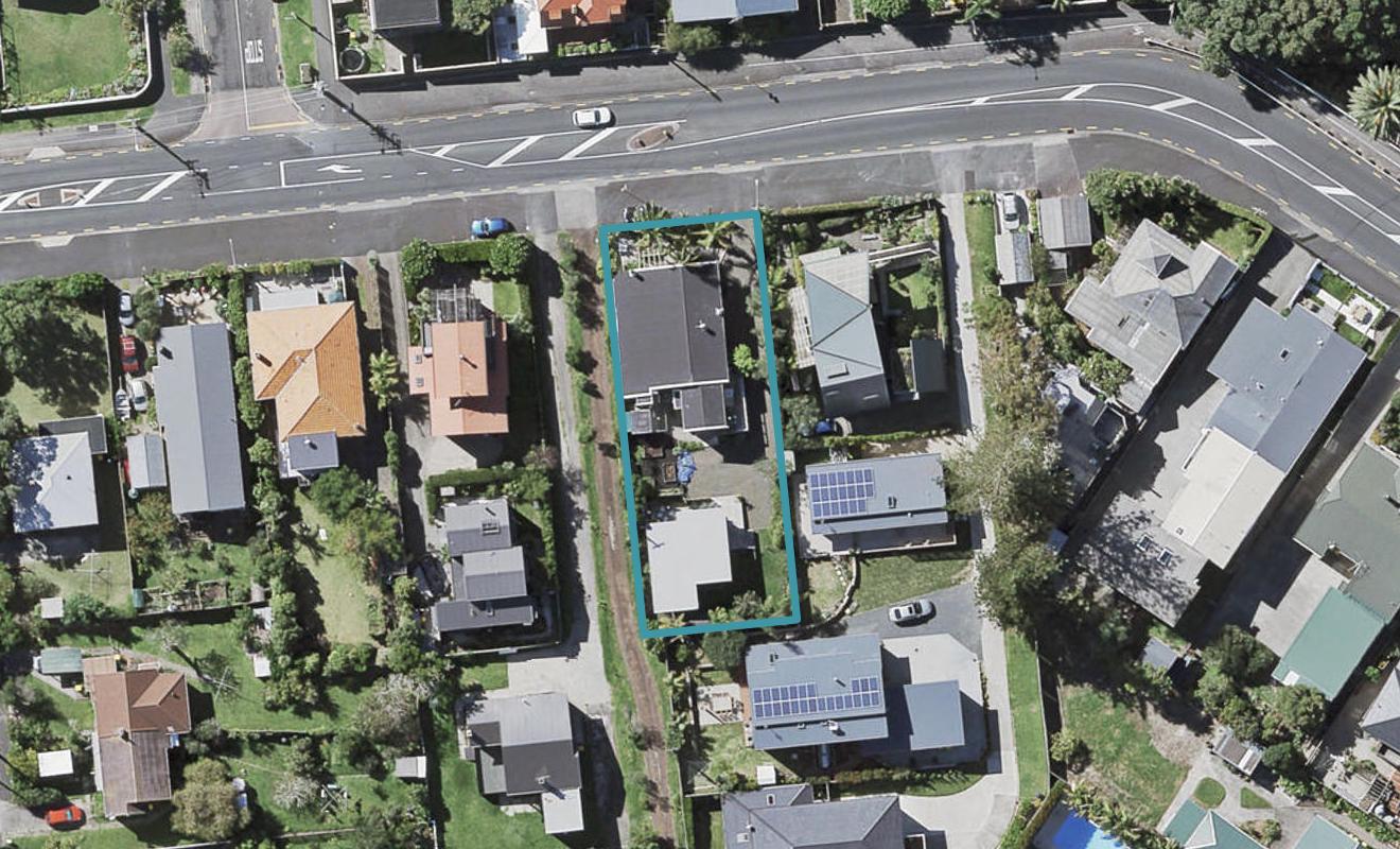 15 Old Lake Road, Narrow Neck, Auckland - Carousel 1