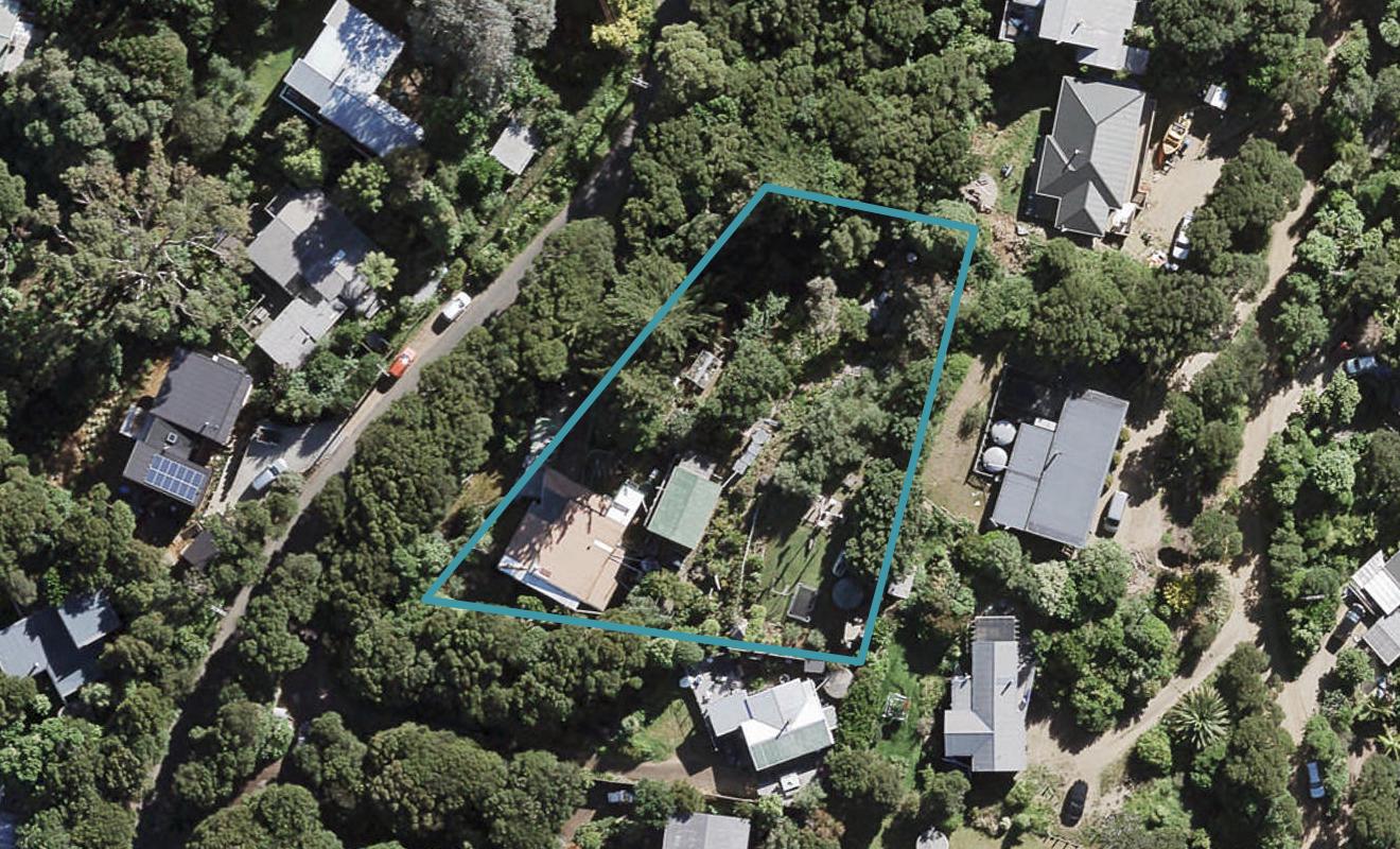 34 Fairview Crescent, Omiha, Waiheke Island - Carousel 1