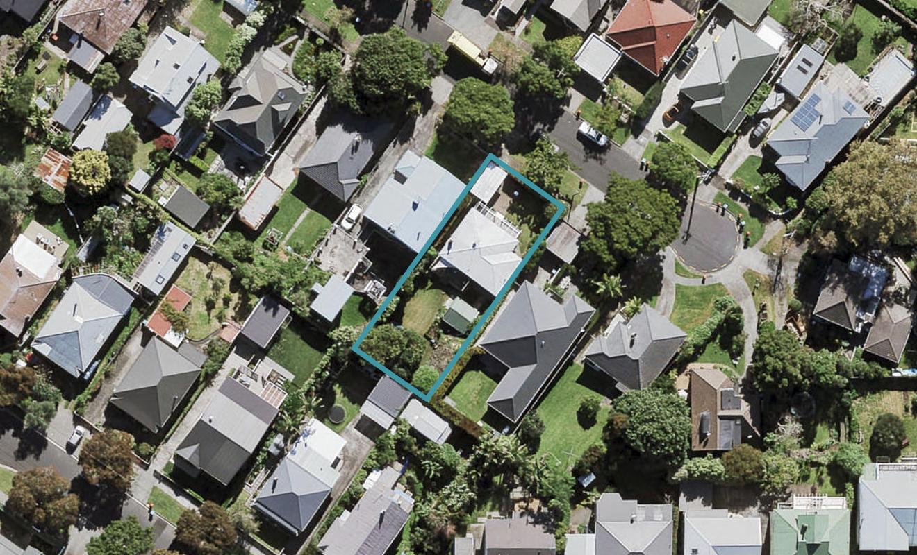 19 Brewster Avenue, Morningside, Auckland - Carousel 1