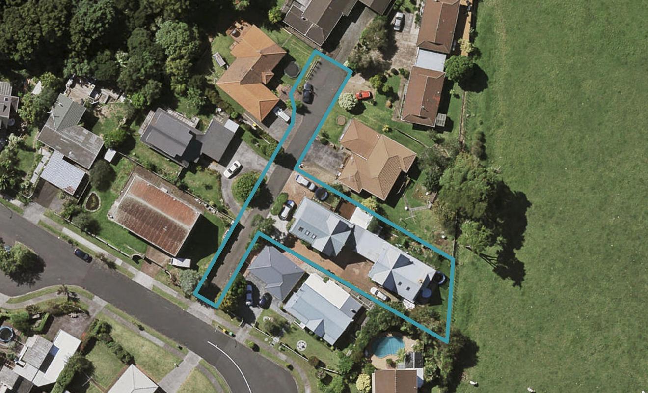 2/17 Hurstbourn Priors, Goodwood Heights, Auckland - Carousel 1