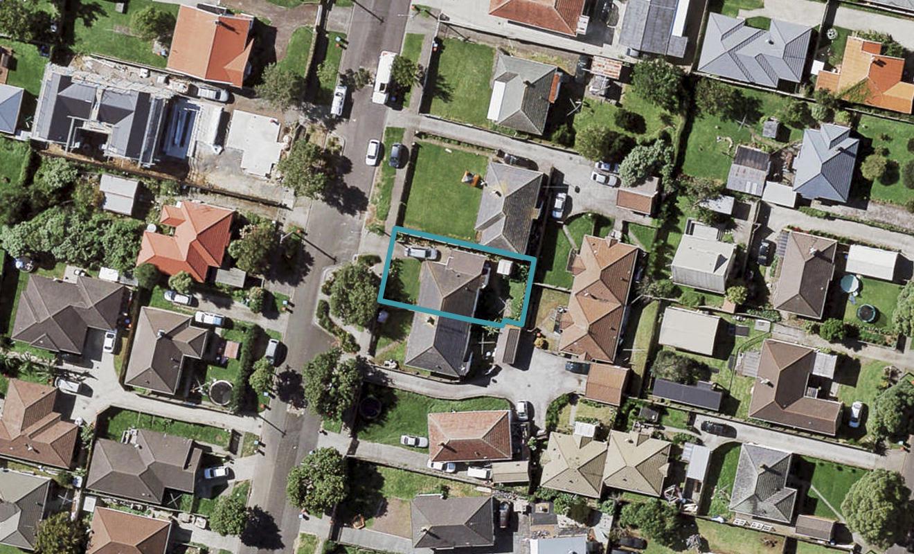 20 Holland Avenue, Point England, Auckland - Carousel 1