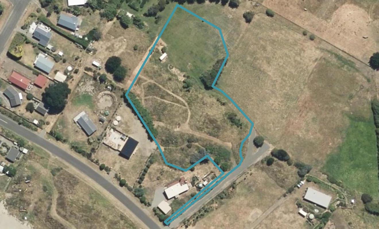 13 Strathnaver Drive, Waikawa Beach, Manakau - Carousel 1