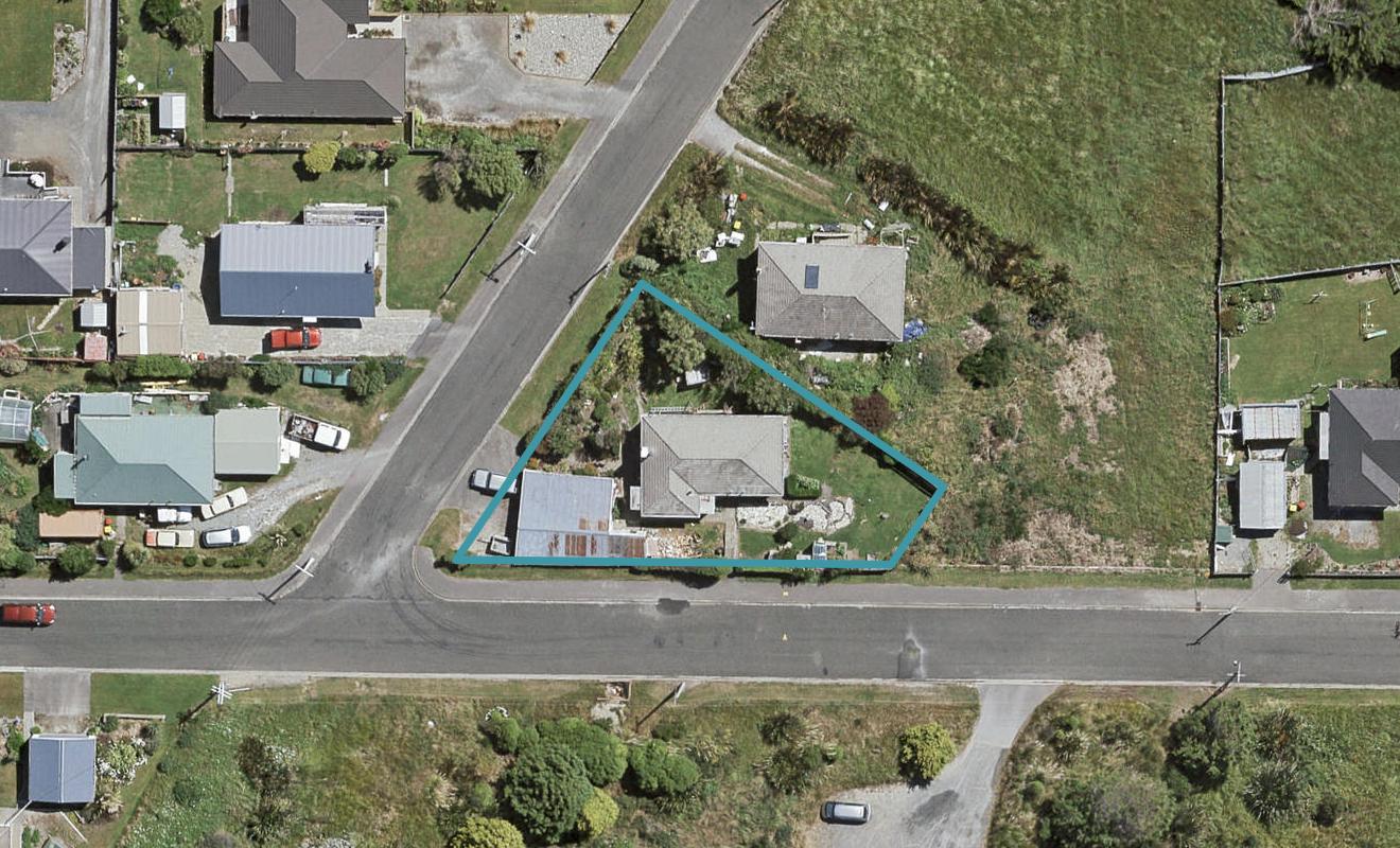 32 Mason Street, Bluff - Carousel 1