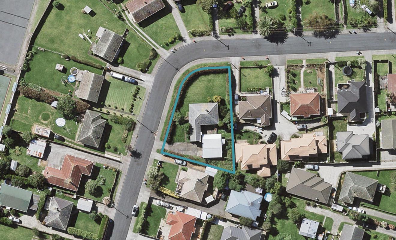 12 Coral Crescent, Panmure, Auckland - Carousel 1