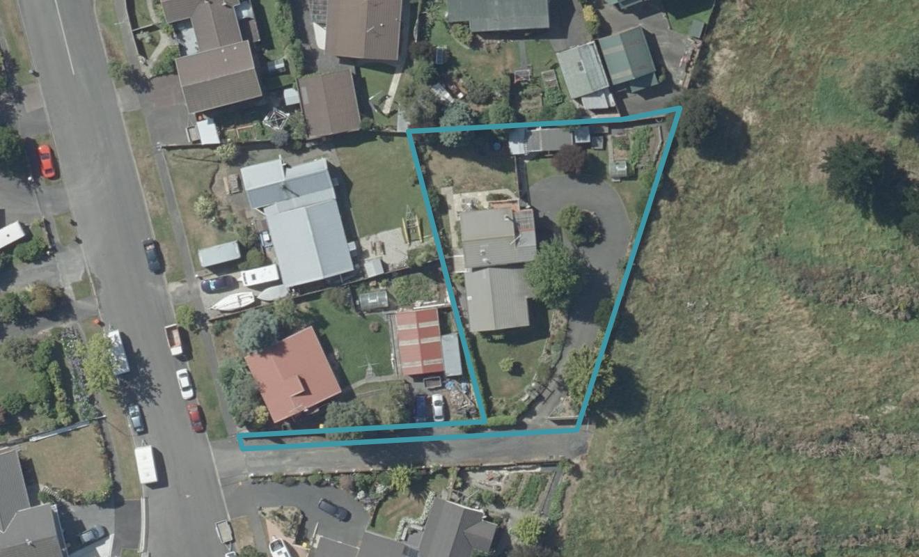 9 Hogan Place, Fairfield, Dunedin - Carousel 1