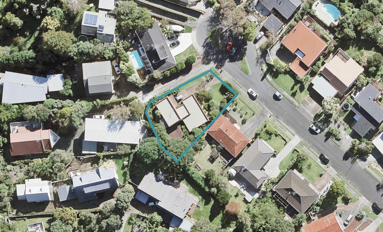 15 Robin Lane, Browns Bay, Auckland - Carousel 1