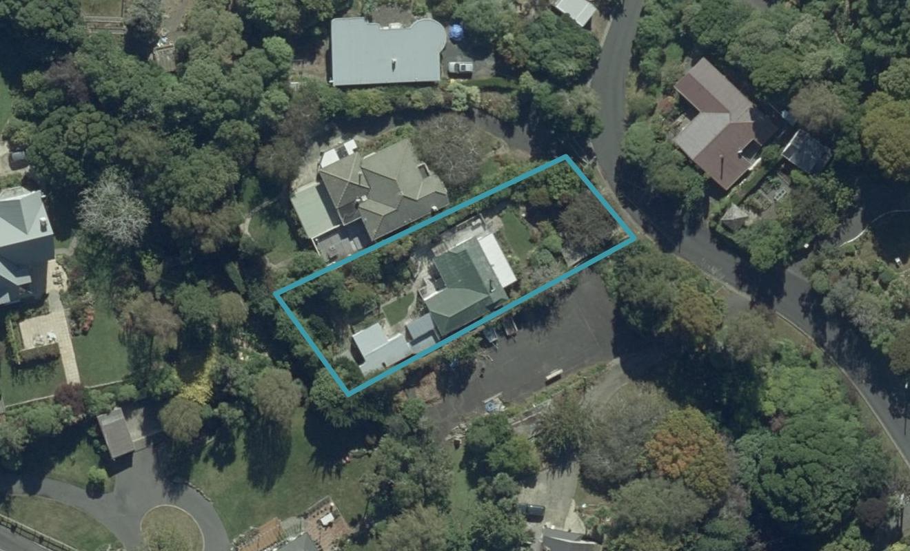 8 Howard Street, Macandrew Bay, Dunedin - Carousel 1