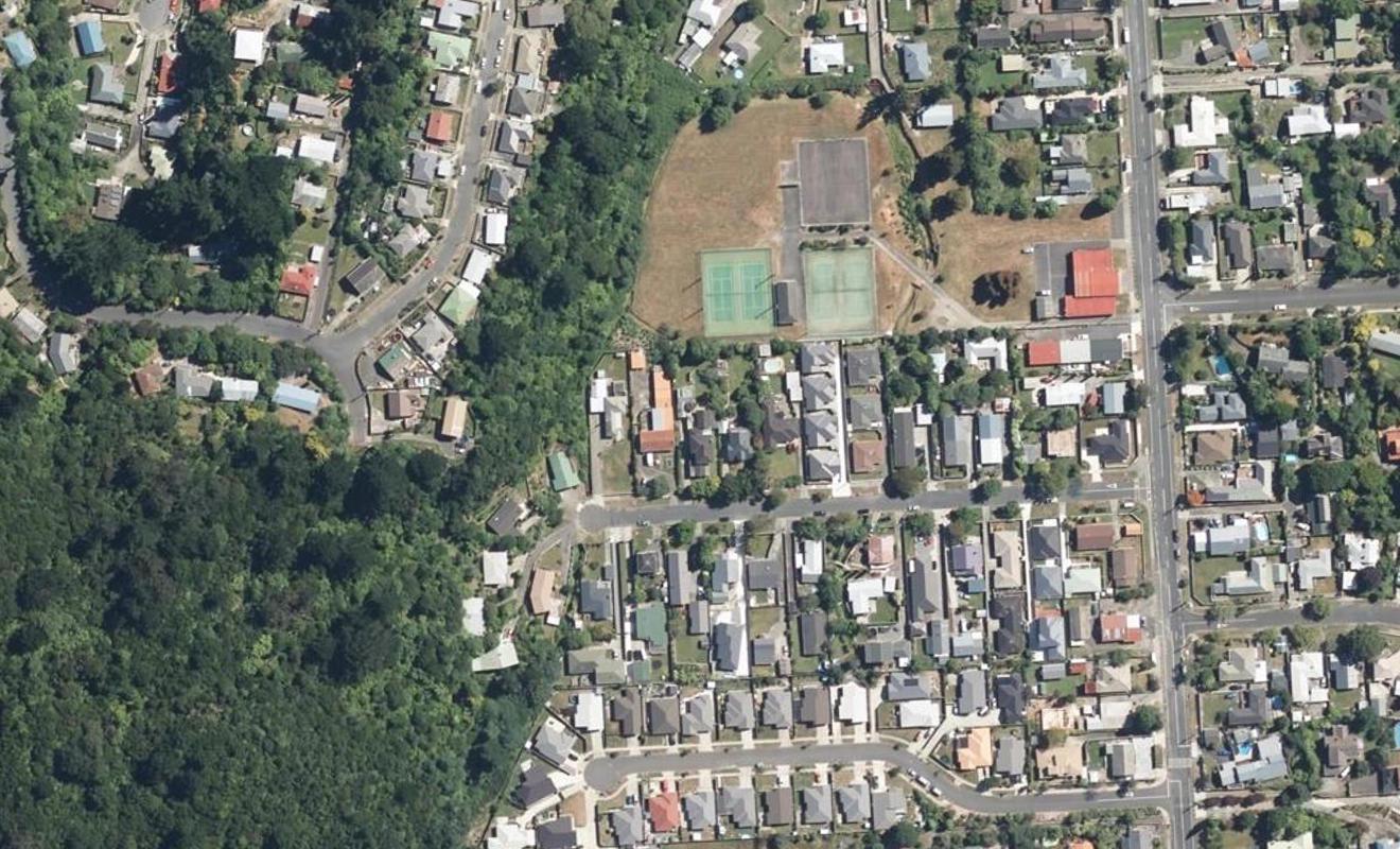 20C Korau Grove, Stokes Valley, Lower Hutt - Carousel 1