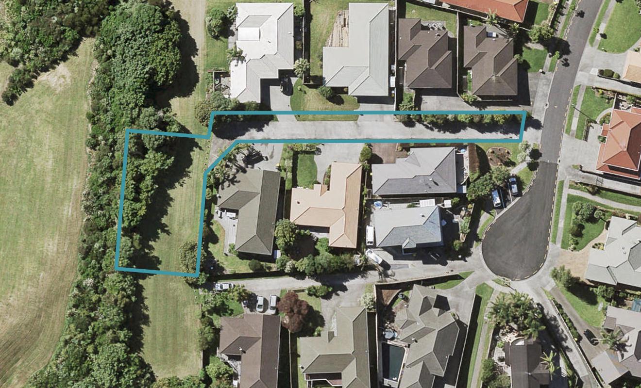 13 Bard Place, Golflands, Auckland - Carousel 1